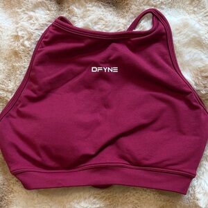 DFYNE Maroon High-Neck Sports Bra